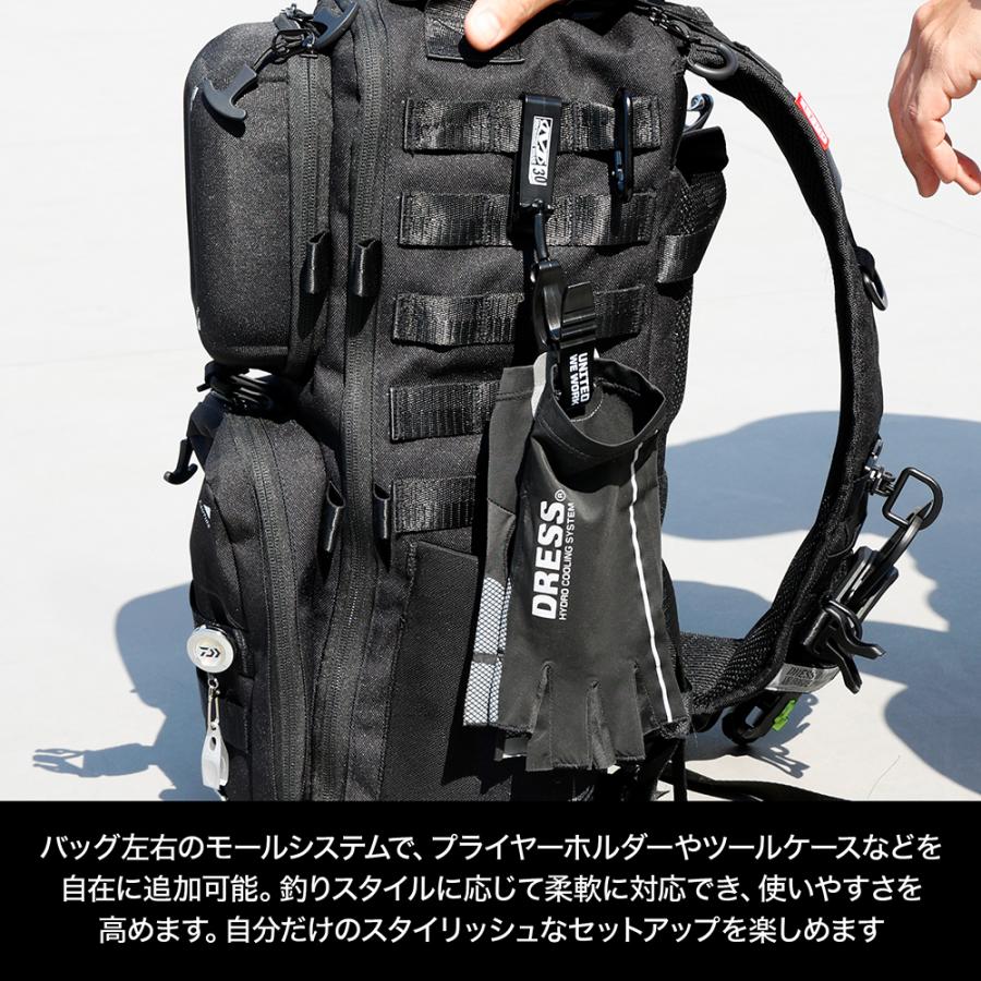 バック左右の収納