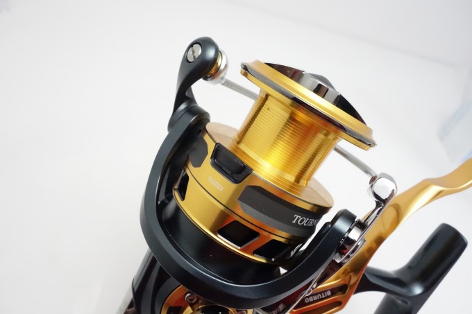 中古】【送料無料】ダイワ 18 トーナメント ISO 3000LBD (1) : つり具
