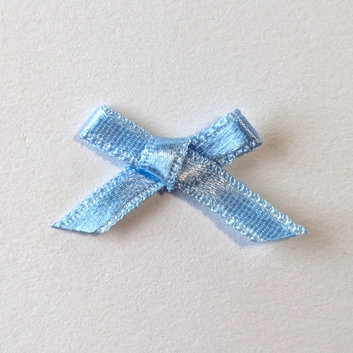 蝶リボン ナイロンサテン4mm 蝶結び 1個 : てづくり 手芸 ファミリア