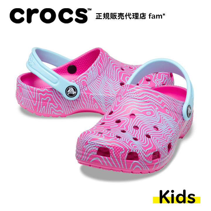 クロックス crocs【キッズ サンダル】Classic Topographic Clog K/クラ...
