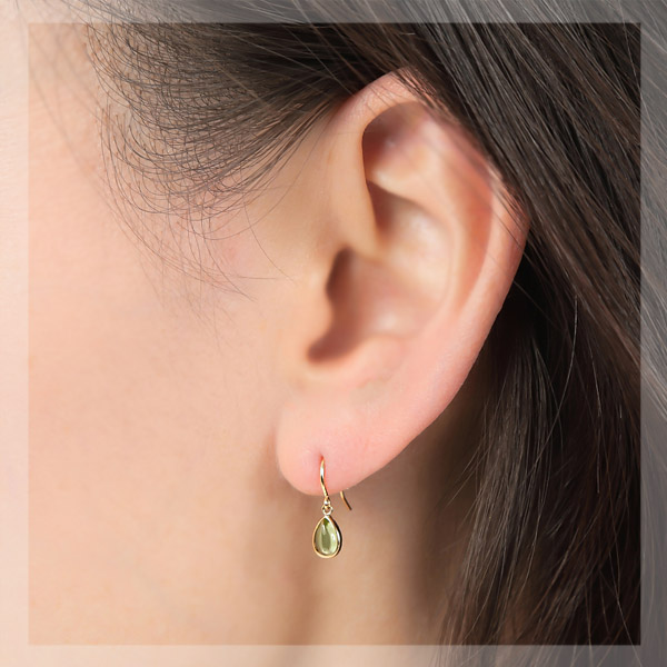 ペリドット フック ピアス 18k K18YG 18金 イエロー ゴールド 雫