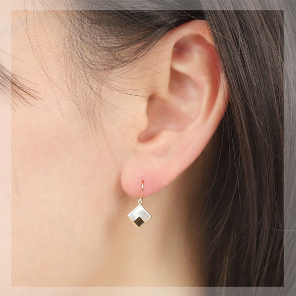 ホワイトシェル フック ピアス 白蝶貝 スクエア K18YG 18金 18k