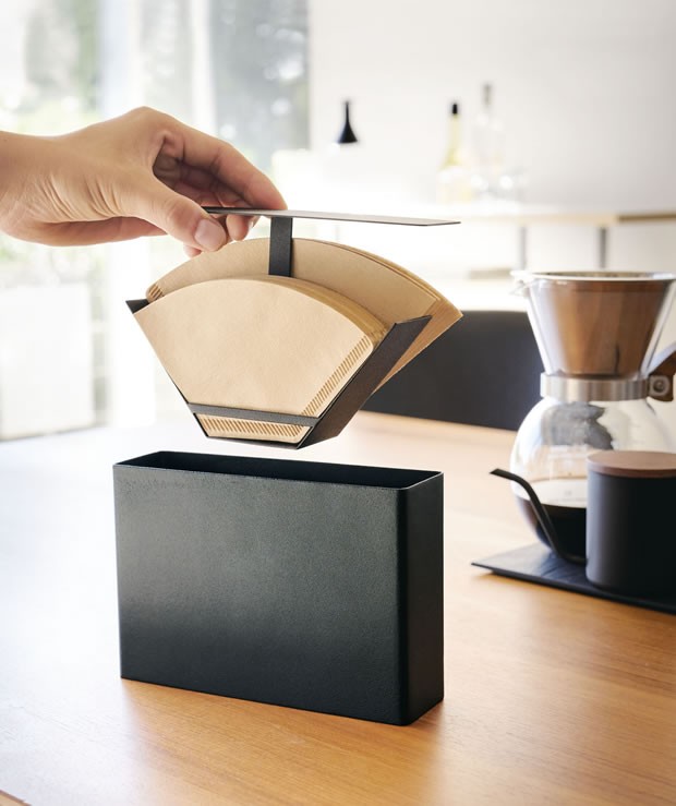 春先取りの コーンコーヒーフィルターホルダー コーヒーフィルターホルダー V60フィルターホルダー コーヒーフィルターホルダーコーヒーペーパー収納容器  キャンプ アウトドア コーヒーフィルター収納 軽量 携帯 家庭用 100個のペーパーフィルターのホームストレージ容量 ...