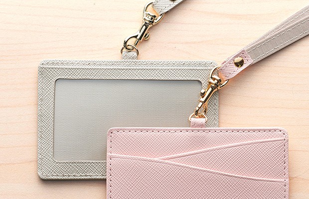 IDケース IDカードホルダー レディース 本革 革 ネックストラップ付き ヨコ型 プリズムレザー おしゃれ corale コラーレ