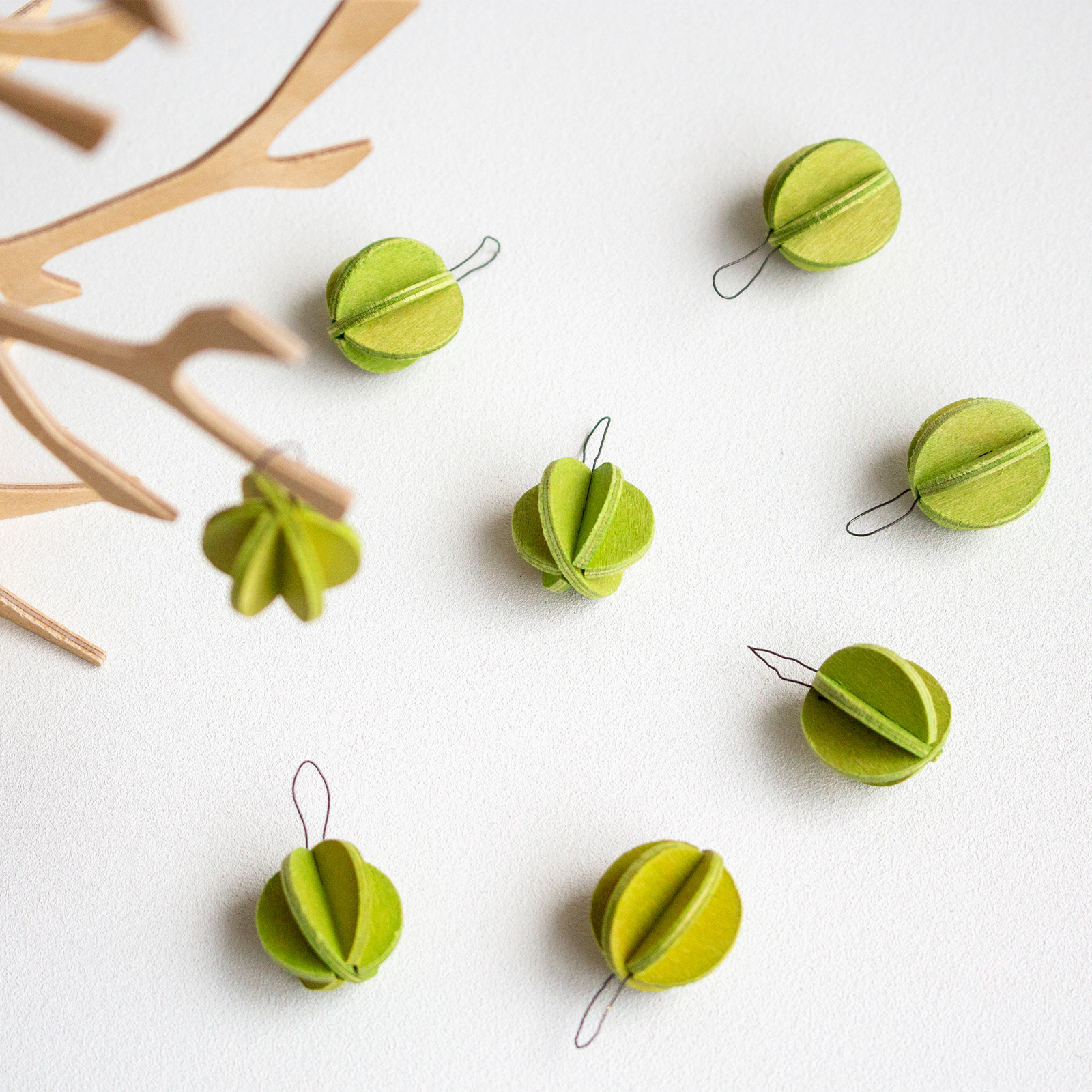 Lovi（ロヴィ） オーナメント ミニボール 1.7cm 8個 クリスマスツリー