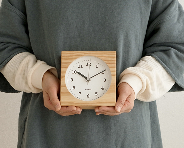 加藤木工 カトモク KATOMOKU Dual use clock 4 ナチュラル 掛け＆置き時計 電波時計 置き時計 壁掛け スクエア 四角 スイープムーブメント