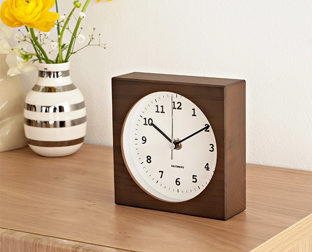 加藤木工 カトモク KATOMOKU Dual use clock 4 ナチュラル 掛け＆置き時計 電波時計 置き時計 壁掛け スクエア 四角 スイープムーブメント