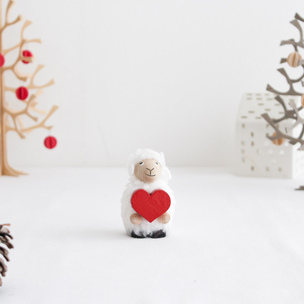 12/17-12/25限定 クーポンで10%OFF] ノルディカニッセ ハートを抱えた