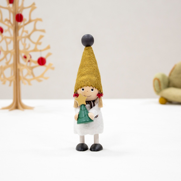 12/17-12/25限定 クーポンで10%OFF] ノルディカニッセ ツリーを持った