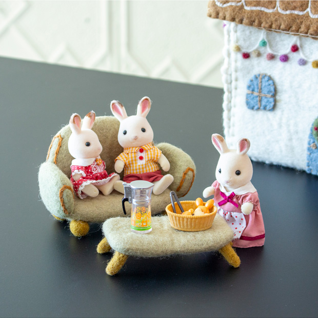 ミニチュア ソファー＆コーヒーテーブルセット ベージュ 家具 フェルト
