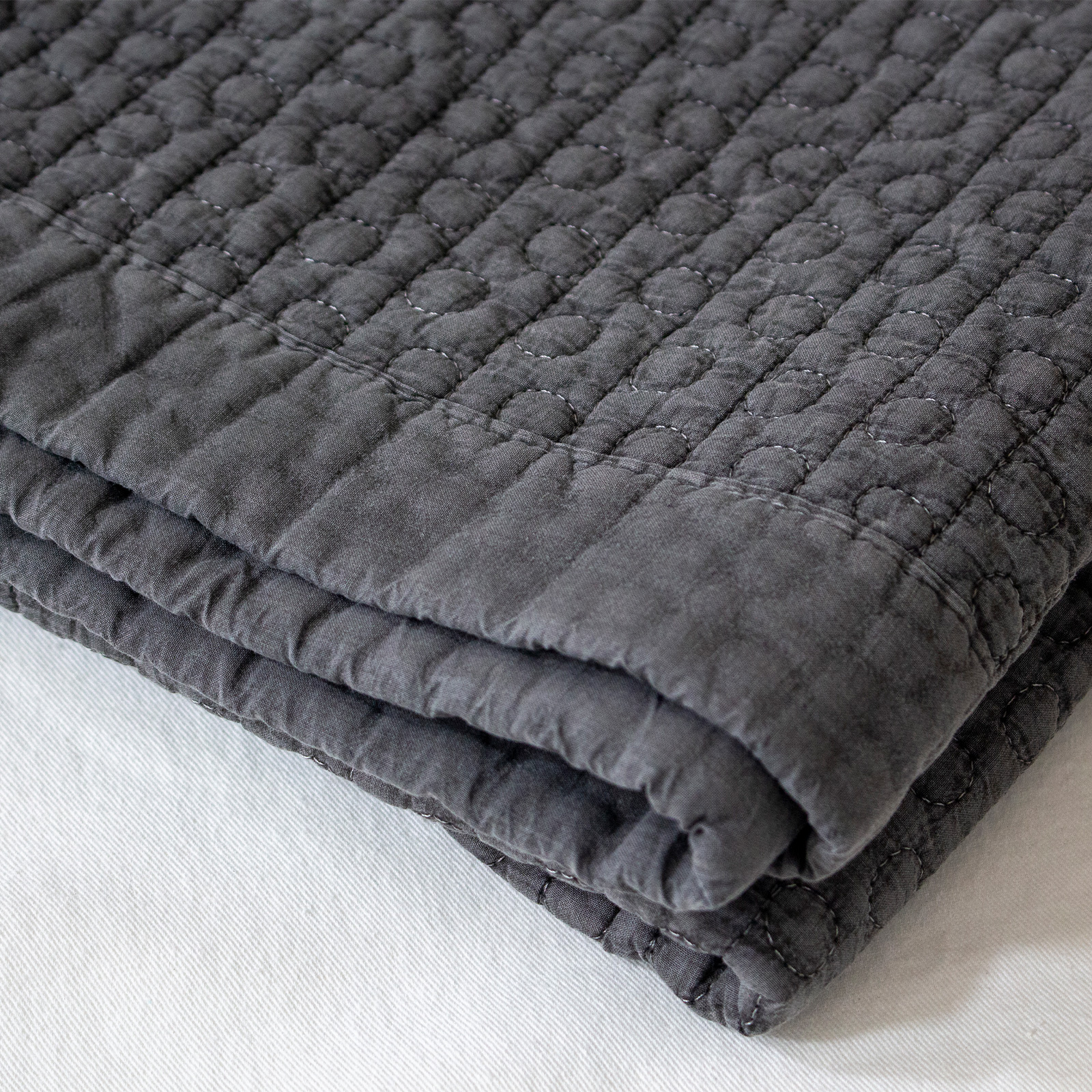 8182  新品未使用　イブル　キルティング　Dot ibul グレー ドット イブル キルティングマット 150×200cm 洗える おしゃれ