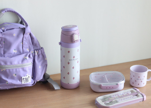 apres les cours いちご・恐竜柄 ランチボックス＆カトラリー＆コップ