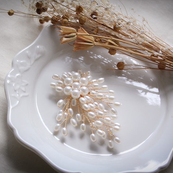 ブローチ ピン パール 卒業式 おしゃれ 花 入学式 結婚式 フラワー
