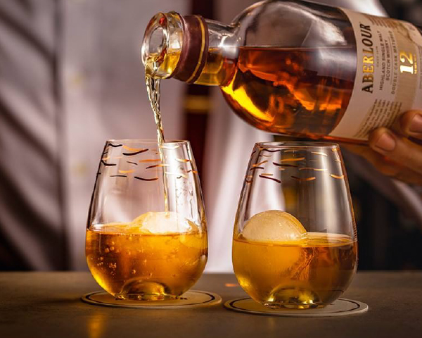 アベラワー（ABERLOUR） ウイスキー アブーナ カスクストレングス 並行