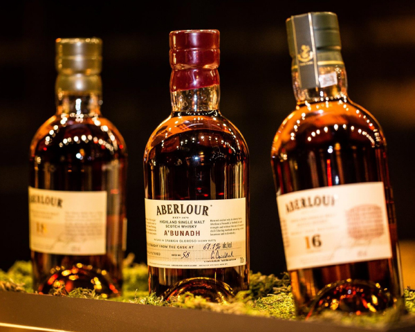 アベラワー（ABERLOUR） ウイスキー アブーナ カスクストレングス 並行