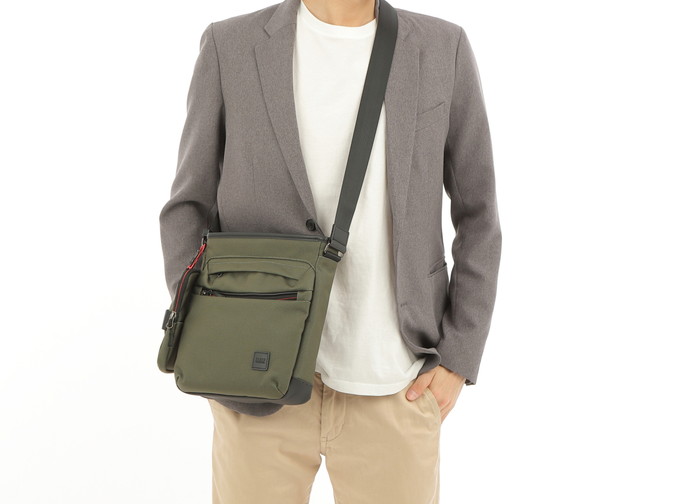 TAKEO KIKUCHI タケオキクチ タケオ キクチ スプリット ショルダーバッグ B5 スマホポーチ付き 743114 ikt02 TAKEO KIKUCHI タケオキクチ スプリット ショルダーバッグ B5