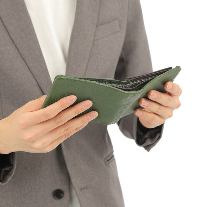 TAKEO KIKUCHI タケオキクチ ソフィア 二つ折り財布 中ベラ付き カード