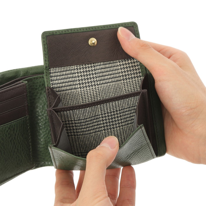 TAKEO KIKUCHI タケオキクチ ソフィア 二つ折り財布 中ベラ付き カード