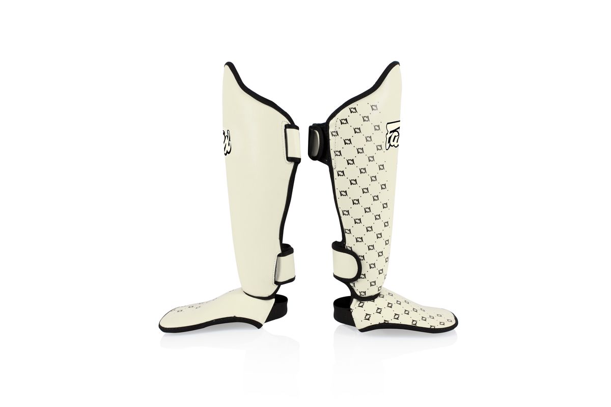 Fairtex シンガード Lサイズ　おまけ付き フェアテックス Fairtex シンガード SP7 すね当て ムエタイ キック