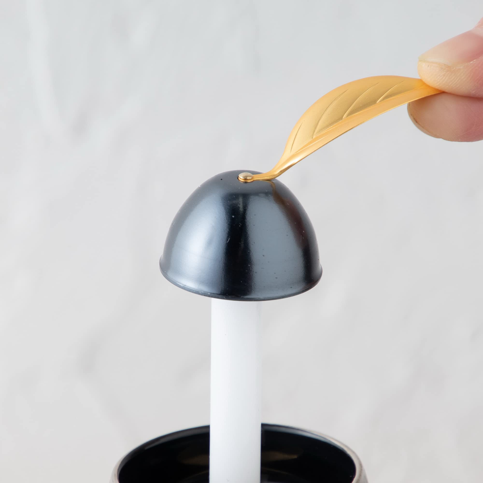仏具 ローソク消し 木の葉 ろうそく消し 蝋燭消し 火消し モダン