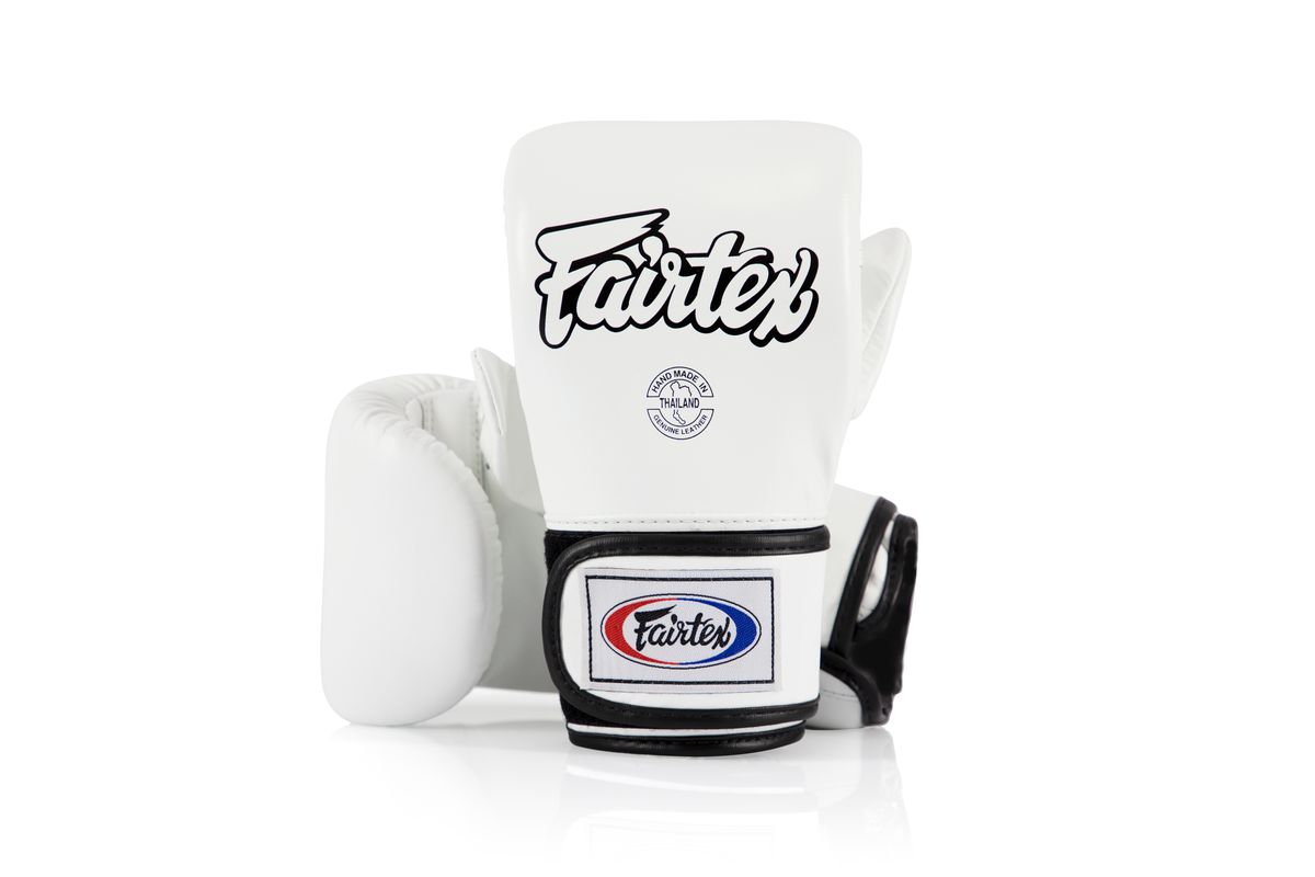 ボクシンググローブ　Fairtexのみ Amazon.co.jp: Fairtex ムエタイスタイル スパーリンググローブ