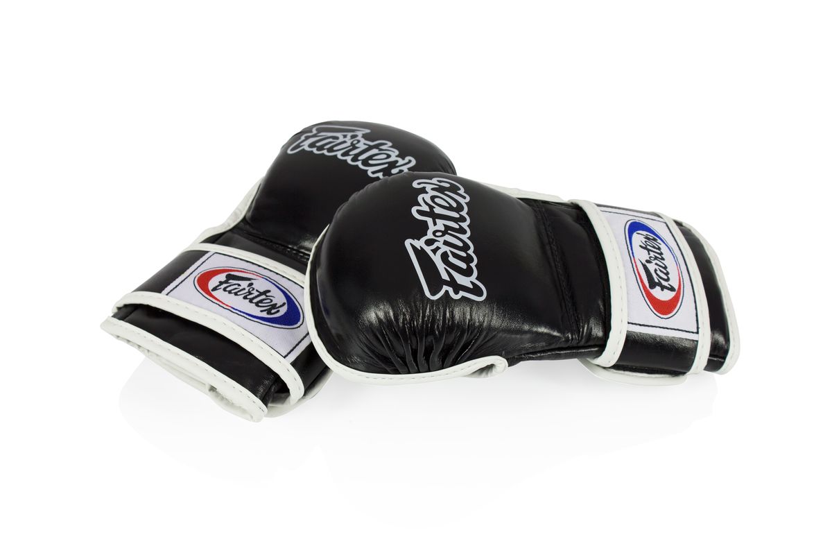 【即日発送】Fairtexボクシンググローブ　スパーリング用 Amazon.co.jp: Fairtex ムエタイスタイル スパーリンググローブ