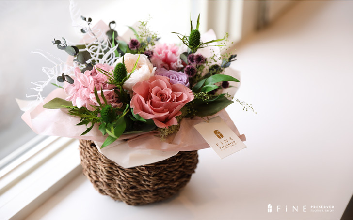 プリザーブドフラワー ギフト プレゼント 女性 記念日 ローズ インテリア ディスプレイ 誕生日 結婚祝い アレンジメント