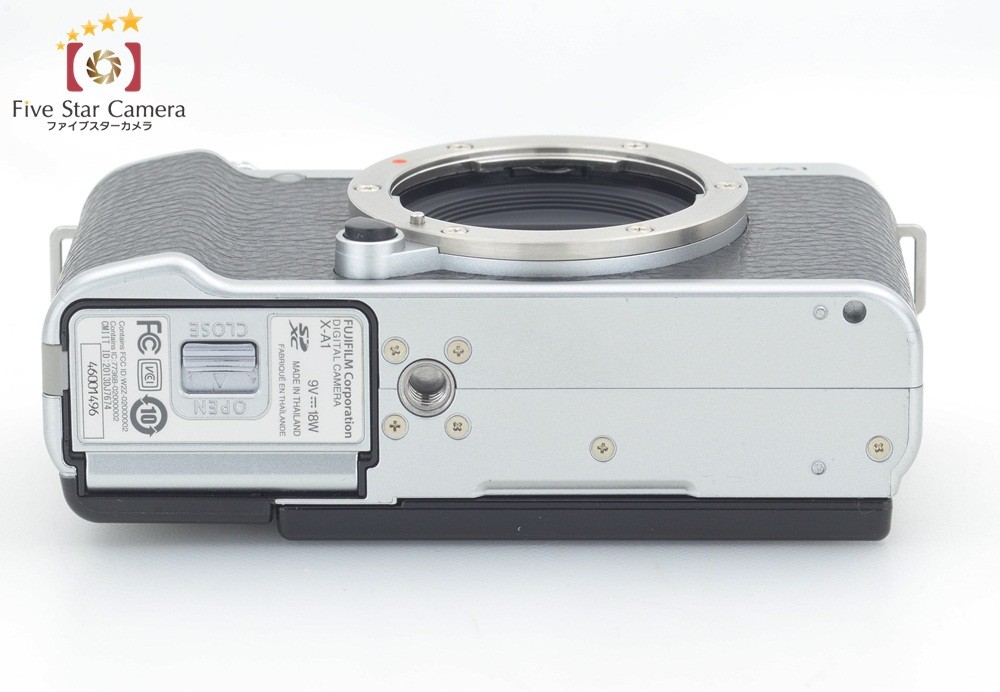 FUJIFILM X-A1 カメラ　ジャンク品 富士フイルム Xシステム FUJIFILM X-A1 ボディ ブラック ミラー