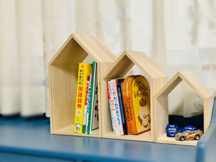 Bloomingville フェイスモチーフのブックエンド　2ピースセット 木の家 3個セット Book House Nest mini ブックハウスネスト ミニ