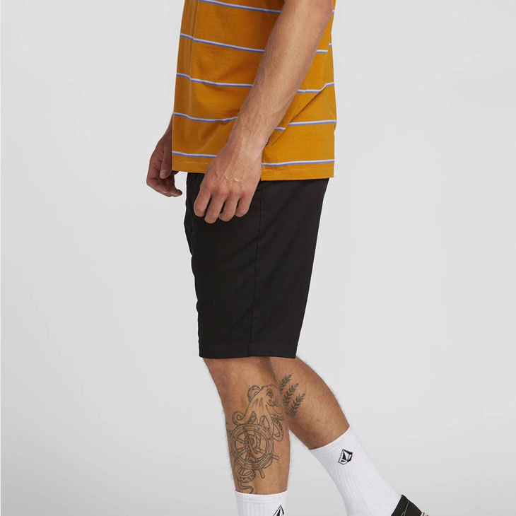 VOLCOM ボルコム ショート パンツ 短パン Frickin Modern