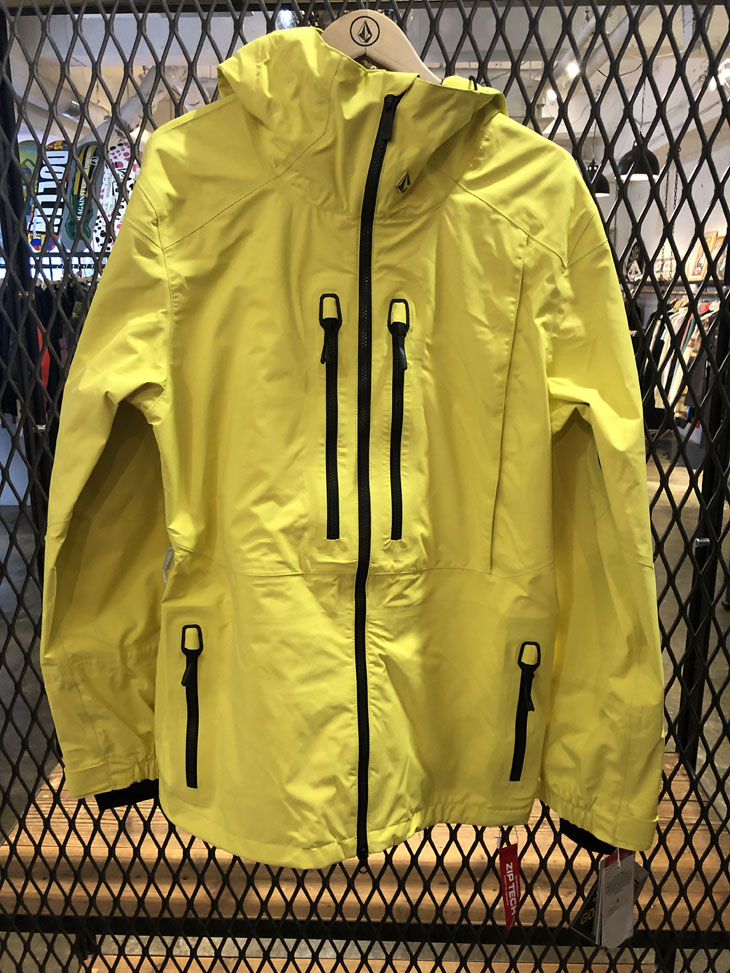 「訳あり」VOLCOM GORE-TEX イエロー スノーボードジャケット M VOLCOM（ボルコム） 22-23 VOLCOM スノーボード ウェア メンズ