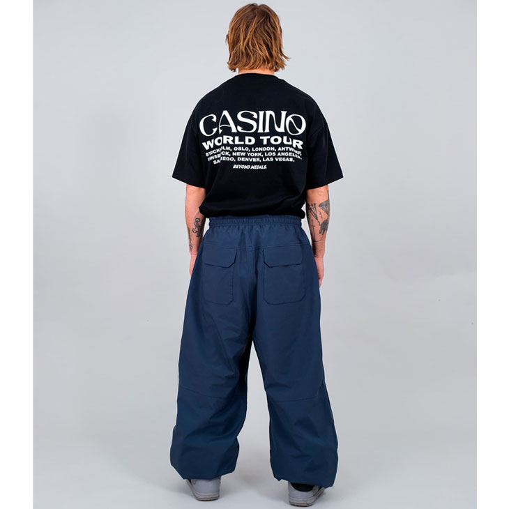 【新品未使用】24-25 BEYOND MEDALS ダウン 新品未使用】24-25 BEYOND MEDALS ダウン