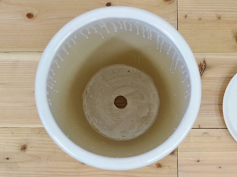 陶器鉢底穴
