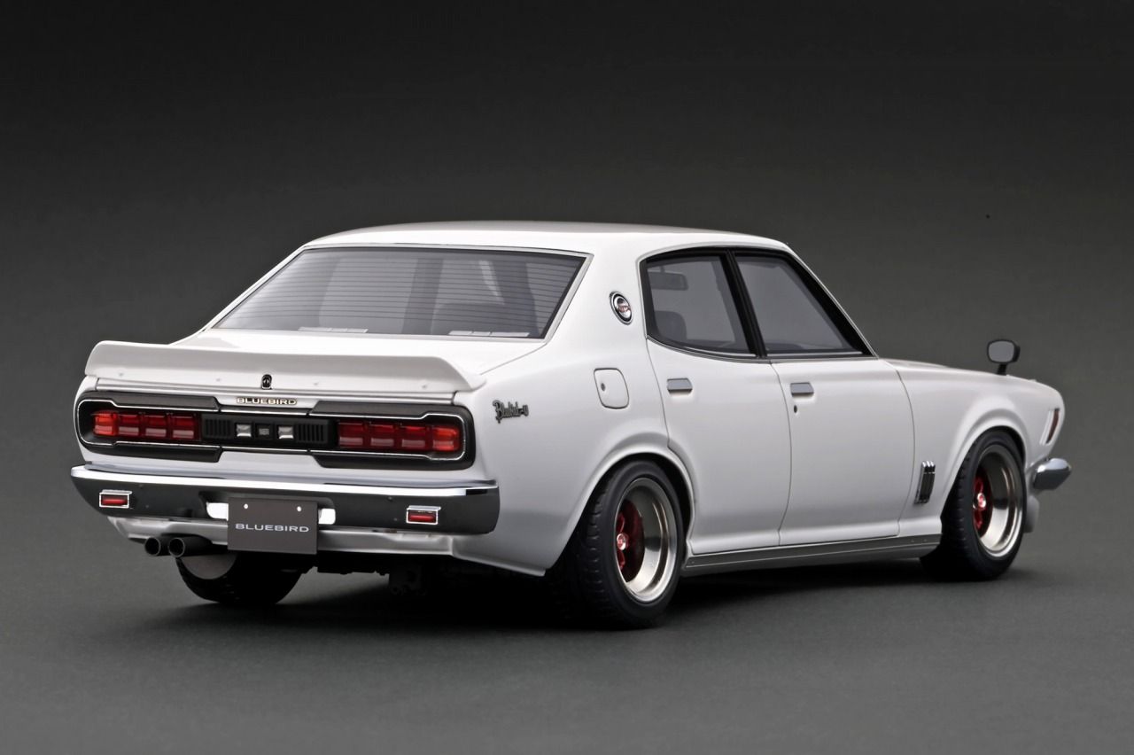 1/18 Nissan Bluebird U 2000GTX (G610) White 1/18「L20型」エンジン