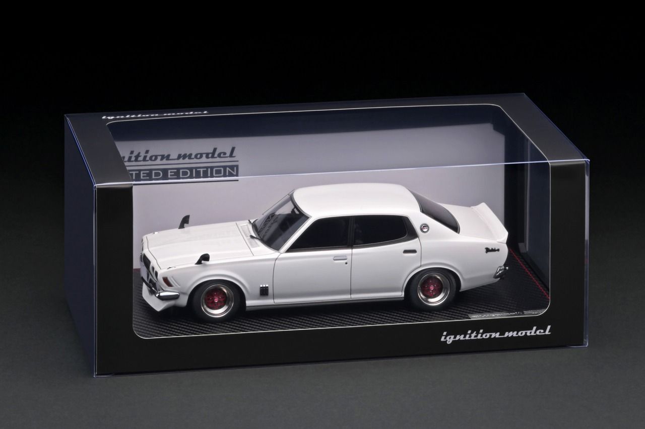 1/18 Nissan Bluebird U 2000GTX (G610) White 1/18「L20型」エンジン