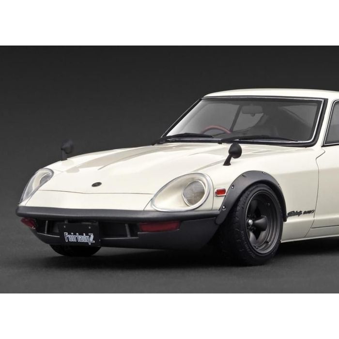 1/18 Nissan Fairlady 240ZG (HS30) White ミニカー 模型 完成品