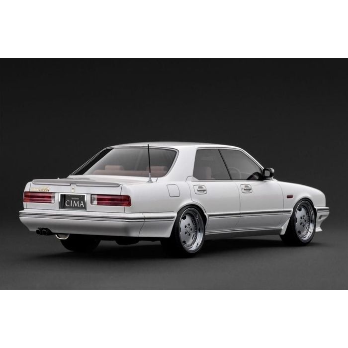 イグニッションモデル 1/18 ニッサン セドリック シーマ (Y31) パール