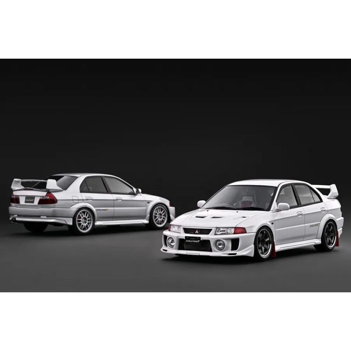 Mitsubishi Lancer Evolution V ミニカー　1/18 1/18 Mitsubishi LANCER EVOLUTION V (CP9A) White ティーケー