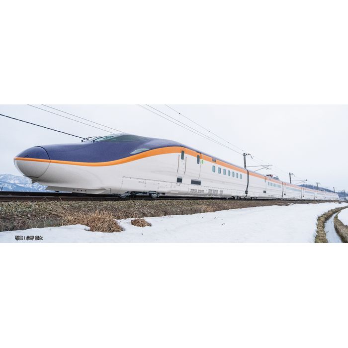 Nゲージ E8系 山形新幹線「つばさ」 基本セット(3両) KATO 10-2051