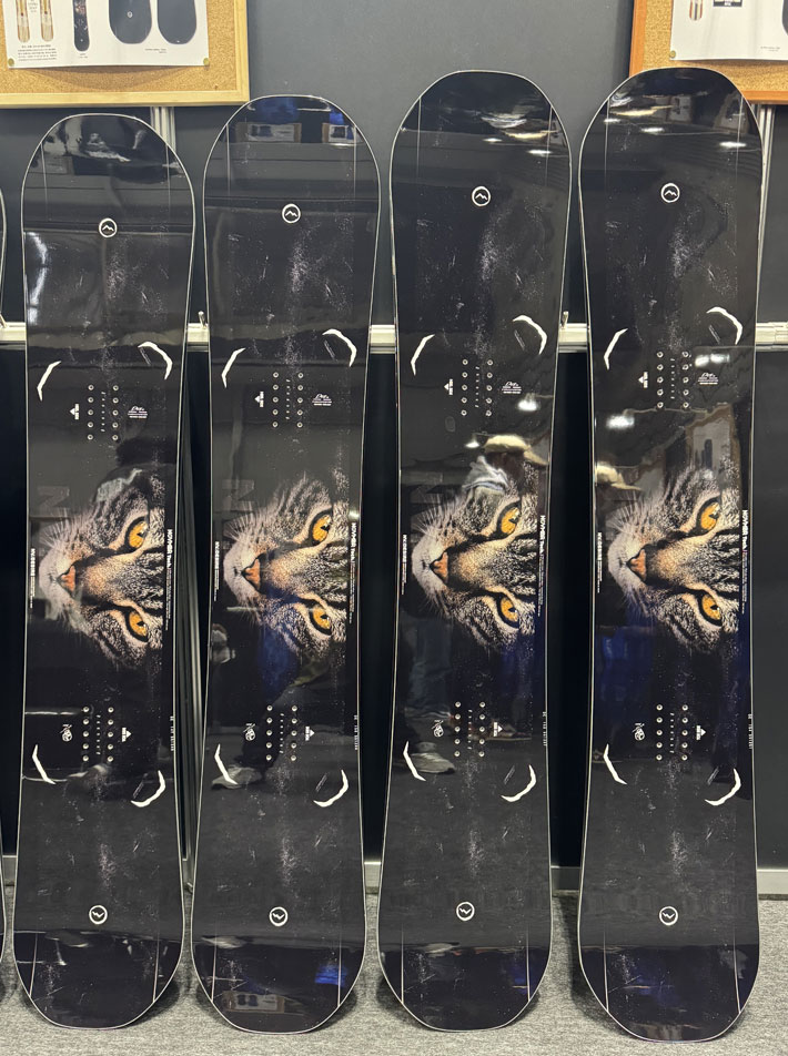 NOVEMBER（ノベンバー） 25-26 ノーベンバー スノーボード NOVEMBER