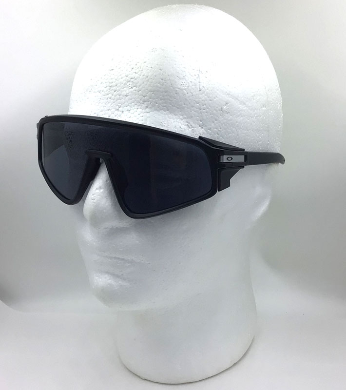 OAKLEY（オークリー） 廃版モデル サングラス LATCH PANEL ラッチ