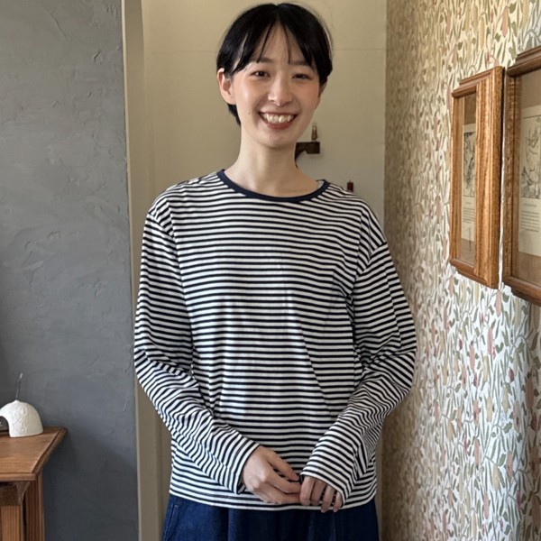 レディース cloud frill border tops／ホワイトブルーグレー長袖トップス