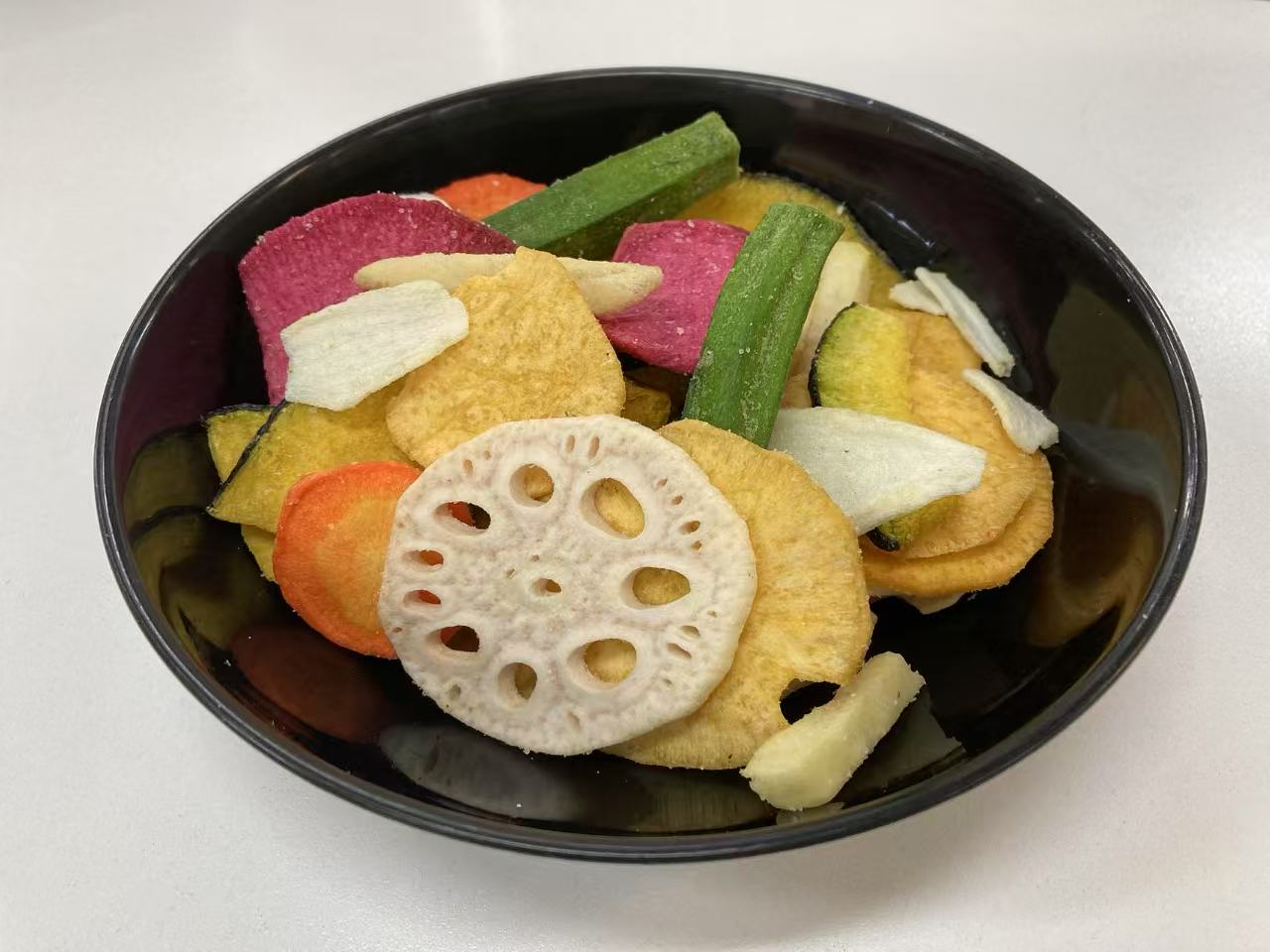 愛記屋 ] 8種の 野菜 チップス 70g × 15 袋 おやつ おつまみ