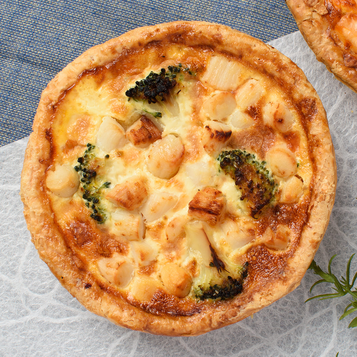 Yahoo! Yahoo!ショッピング(ヤフー ショッピング)小柱とブロッコリーのキッシュ 直径13cm / おかず 惣菜 ランチ オードブル ホームパーティー フランス料理 洋食 / お取り寄せグルメ 特別 ギフト【冷凍便】
