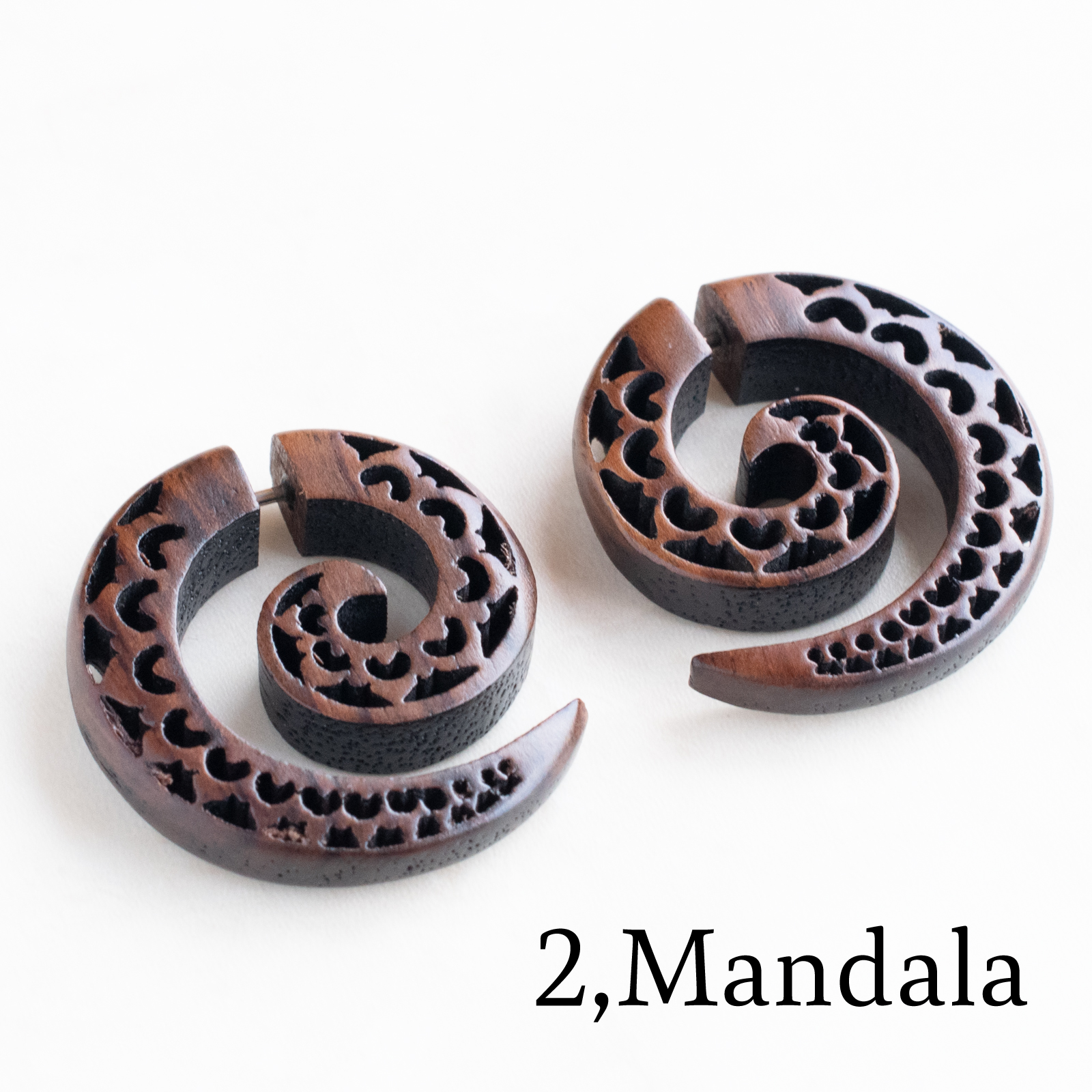 ウッドカービングピアス 101 Wave 木製ピアス 金属アレルギー対応 フェイクゲージ トライバルデザイン 民族模様 |  | 02