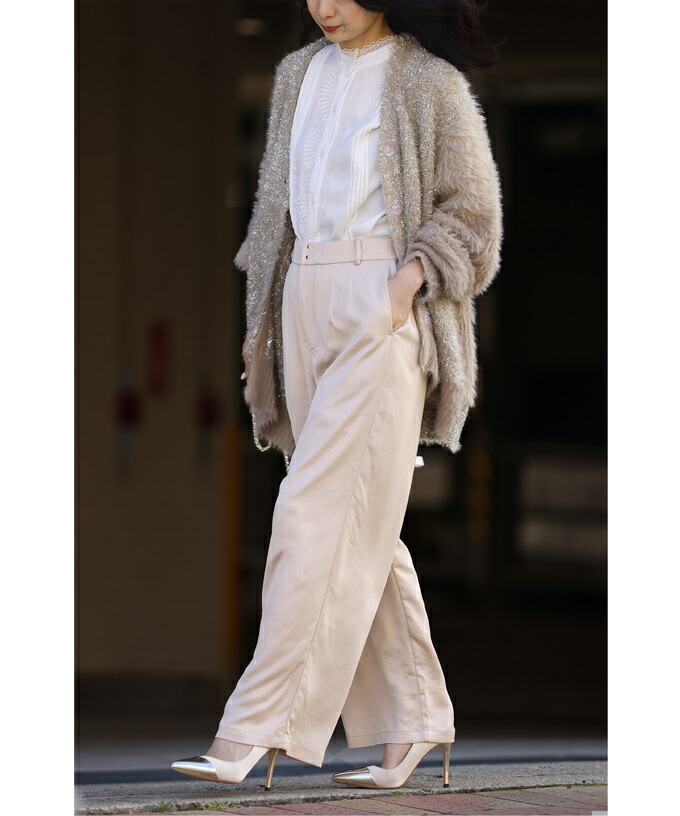 ほっこりコーデにさせないニットに合わせる艶パンツ : CAWAII - 通販