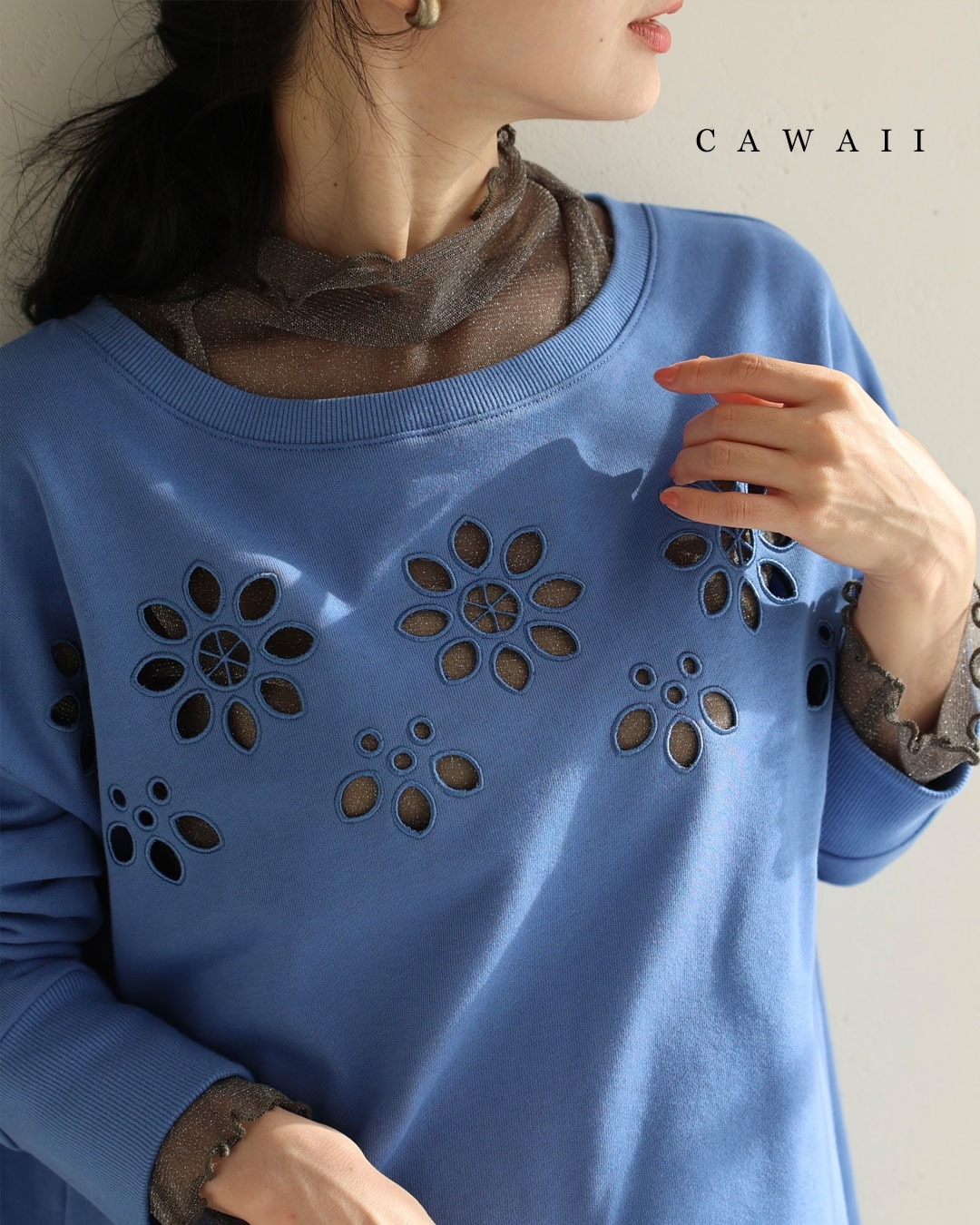 新作10月6日 連なるパンチングフラワーのプルオーバートップス cawaii fzp00250od S~2L対応 長袖 カットワーク刺繍 花 重ね着 ライトブルー オシャレ 個性的 大人可愛い エレガント 上品 春 秋服 秋物 冬服 冬物 レディース ファッション ミセス 30代 40代 50代 Sから2L対応 連なるパンチングフラワーのプルオーバートップス