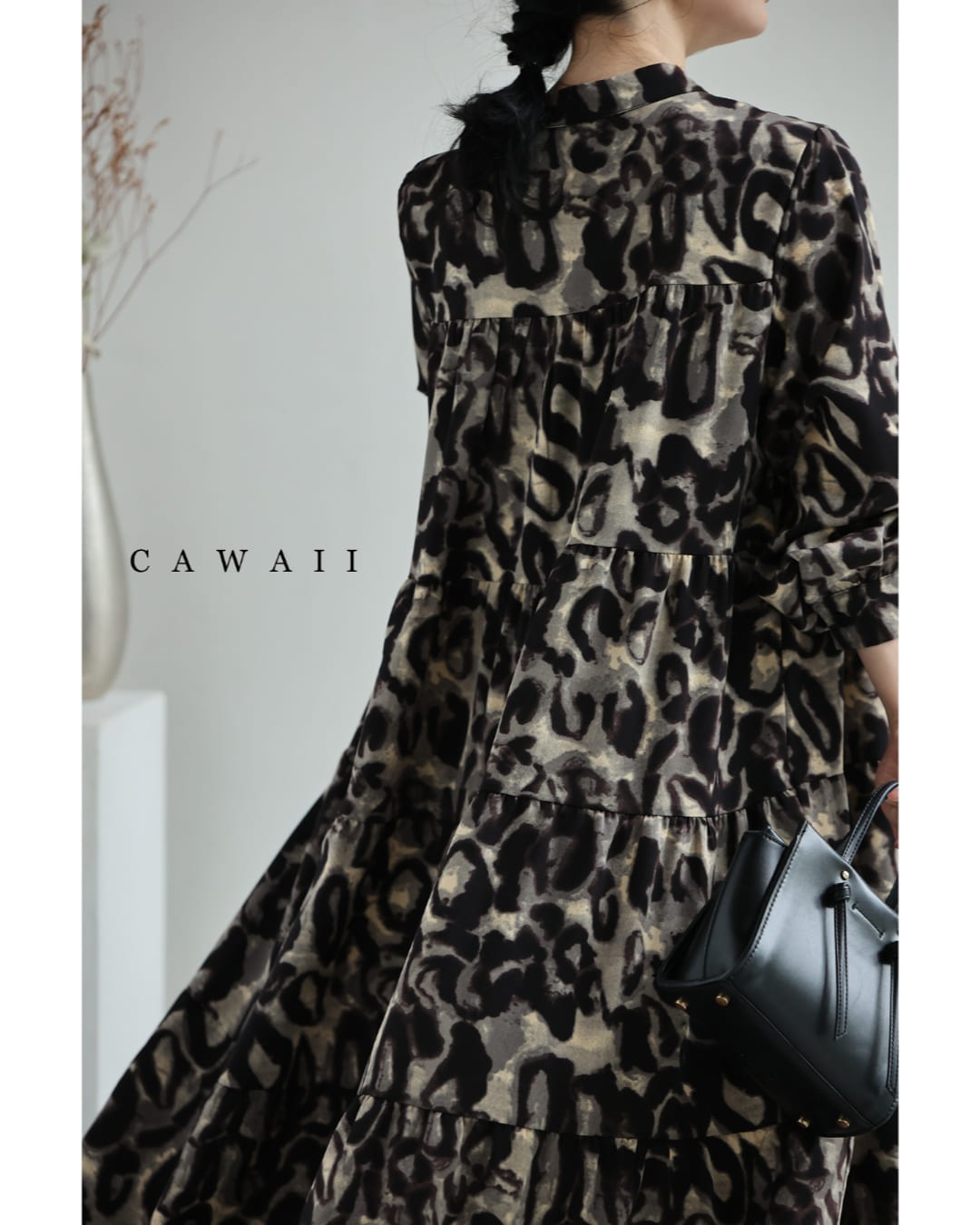 Sから2L対応 ゆったりと広がるアニマル柄ミディアムワンピース 紐