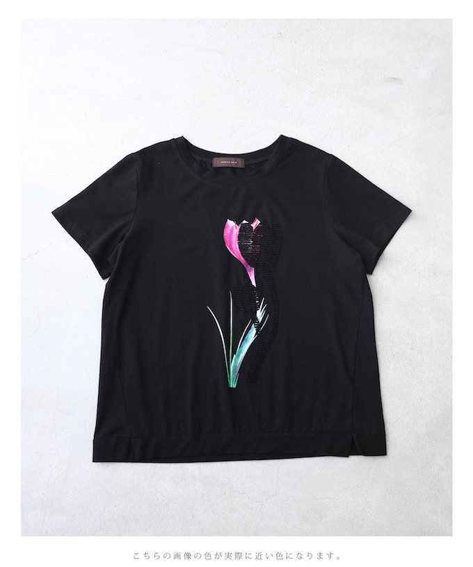 SからL対応 黒 凛と咲く花のTシャツトップス SからL対応 黒 凛と咲く花のTシャツトップス