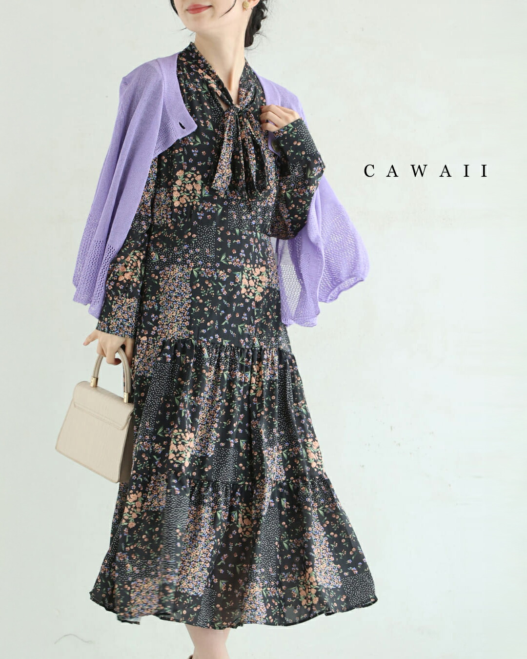 新作2月14日 （黒）パッチワーク風小花柄合わせミディアムワンピース cawaii w61131ps S~L対応 長袖 ティアード ボータイ レトロ 小花柄 ブラック オシャレ 個性的 大人可愛い エレガント 上品 春服 春物 夏服 夏物 秋 薄手 レディース ファッション ミセス 30代 40代 50代 SからL対応 黒 パッチワーク風小花柄合わせミディアムワンピース